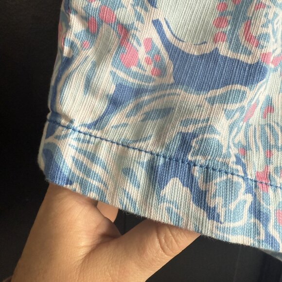 Lilly Pulitzer Callahan Shorts Size 6 into the deep Blue Tropical Seashell - Picture 7 of 14